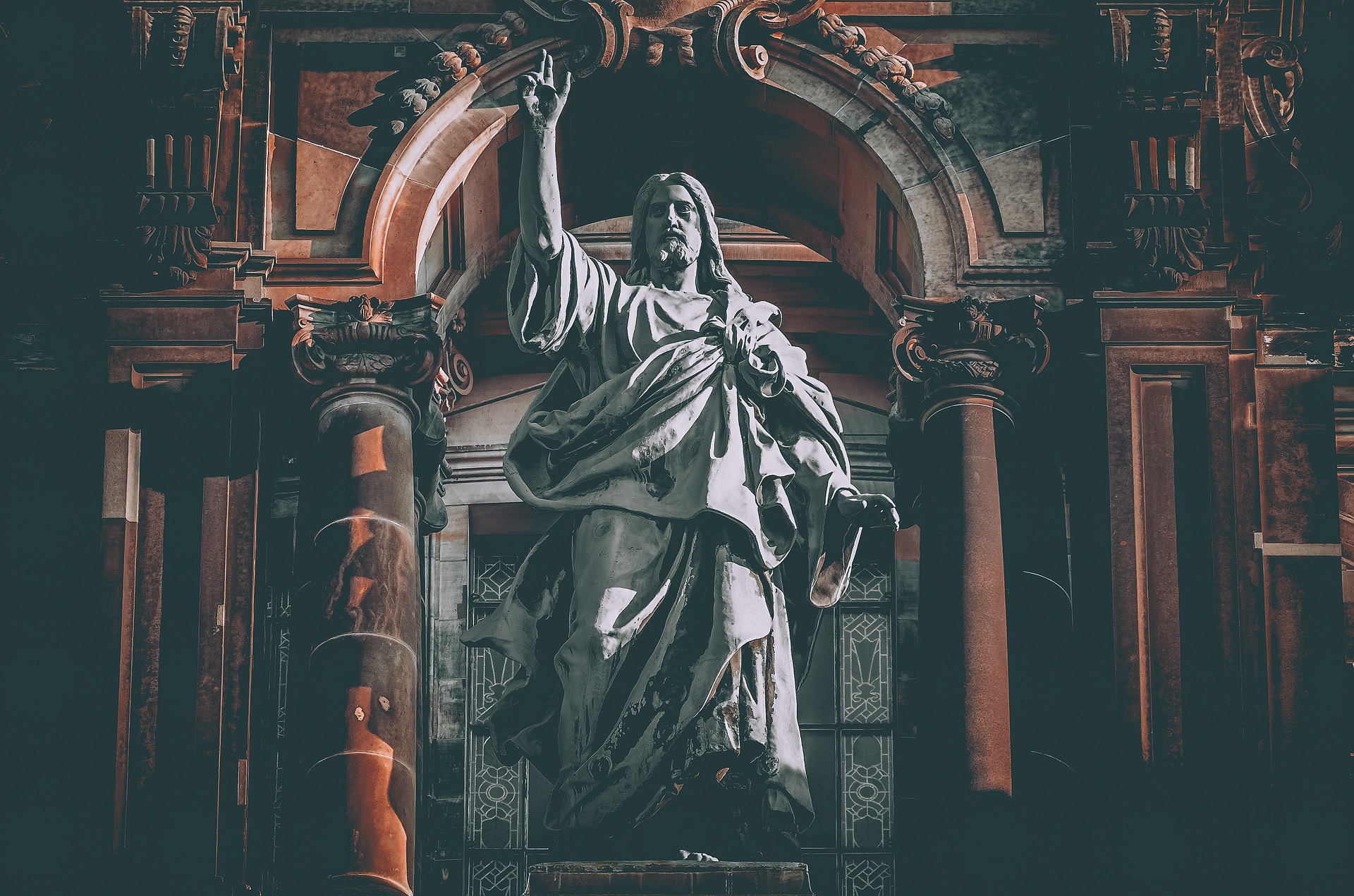 sculpture-3408348_1920